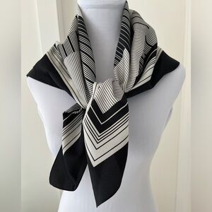 VINTAGE LA DEAR Square Scarf Made Italy Geometric Black White Design Mid Mod